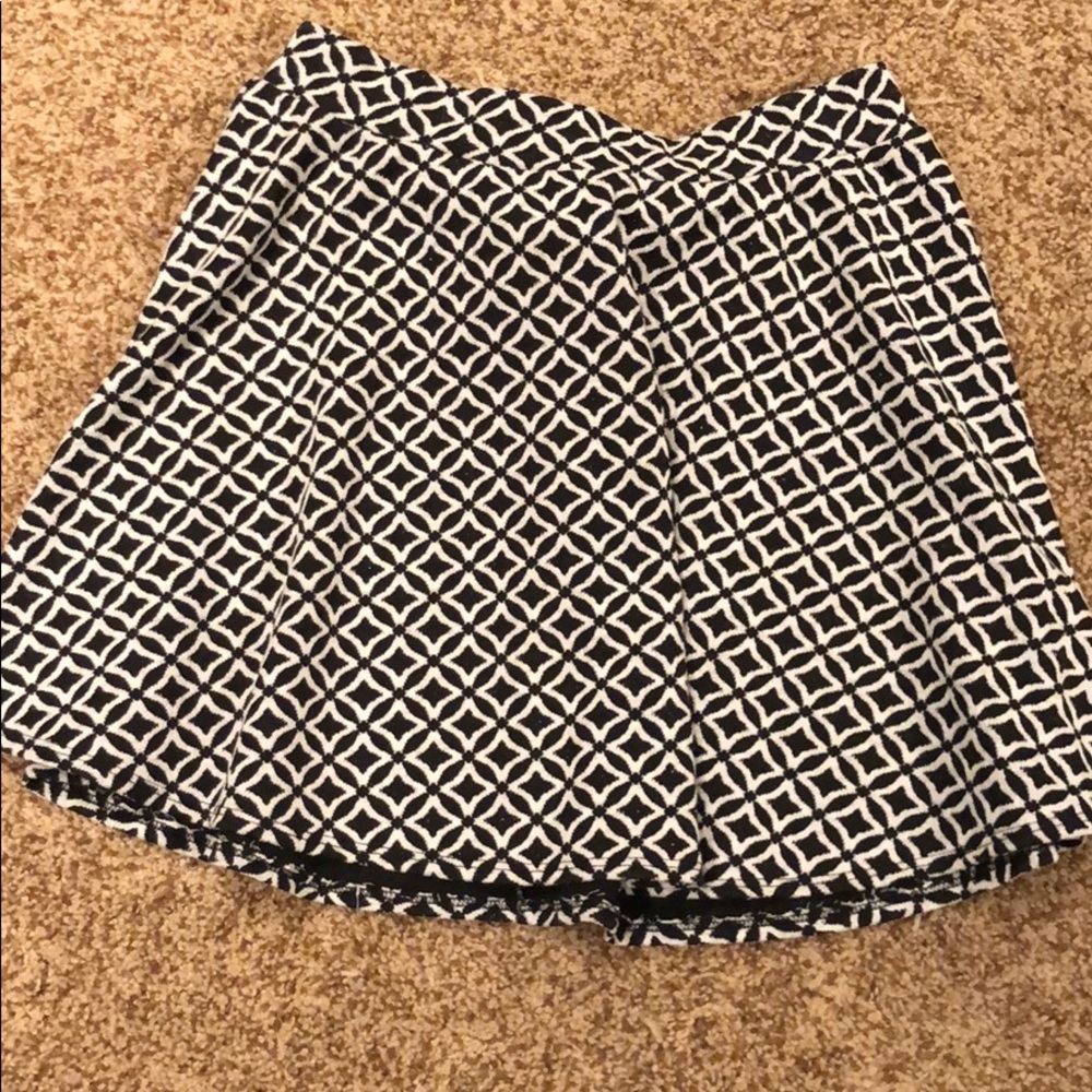 New diamond patterned skater mini skirt
